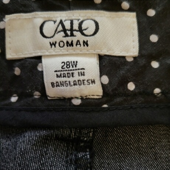 Cato Women's Blue Drew Fit Cuffed Stretch Pleated Denim Shorts size 28W - Picture 6 of 8